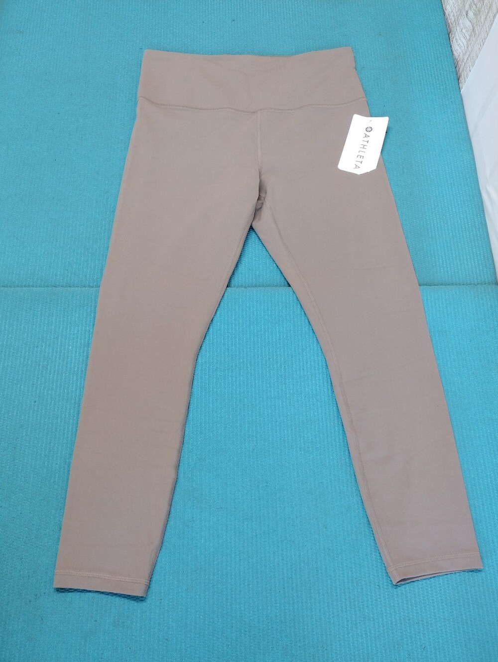 NWT Athleta Ultra High Rise Elation 7/8 Tight Leggings Yoga - M